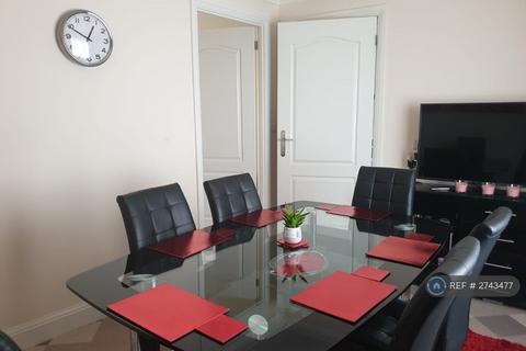 3 bedroom semi-detached house to rent, Greyhound Chase, Ashford, TN23