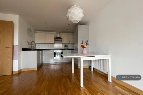 2 bedroom flat to rent, Creek Mill Way, Dartford, DA1