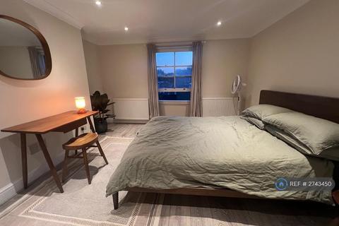 2 bedroom flat to rent, Burdett Road, London, E14