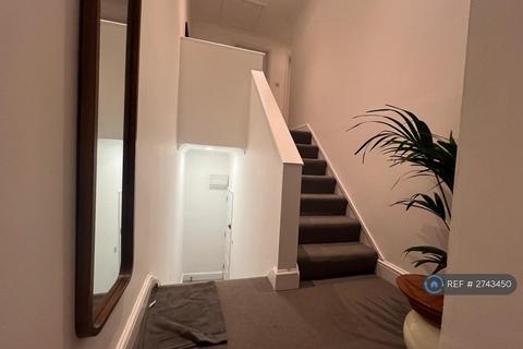 2 bedroom flat to rent, Burdett Road, London, E14