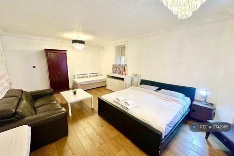 1 bedroom in a flat share to rent, Chapel Street, London, NW1