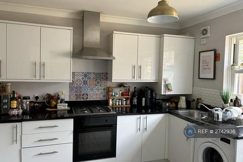 3 bedroom semi-detached house to rent, Wickham Mews, London, SE4