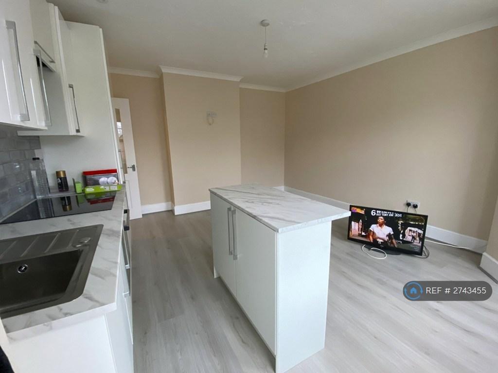 Open Plan Lounge - Kitchen - Beautiful Large Room