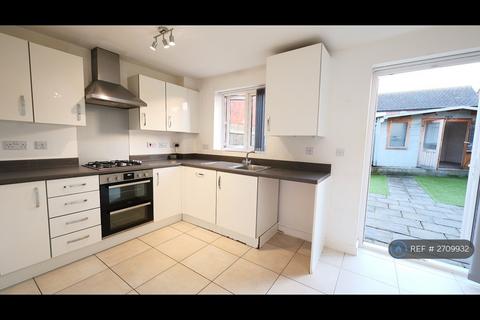 3 bedroom semi-detached house to rent, Derbyshire Way, Coventry, CV2