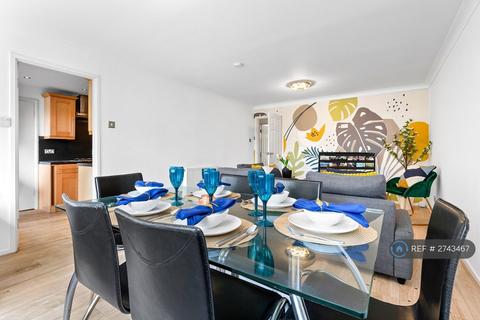 2 bedroom flat to rent, Rutland Place, Bushey, WD23