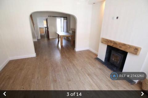 3 bedroom terraced house to rent, Derwent Street, Stoke-On-Trent, ST1