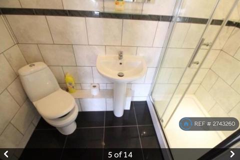 3 bedroom terraced house to rent, Derwent Street, Stoke-On-Trent, ST1