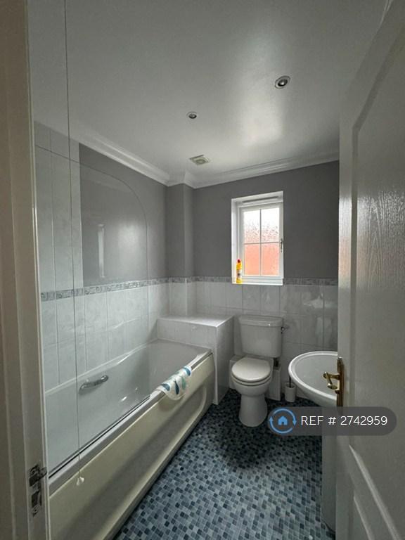 Upstairs Bathroom