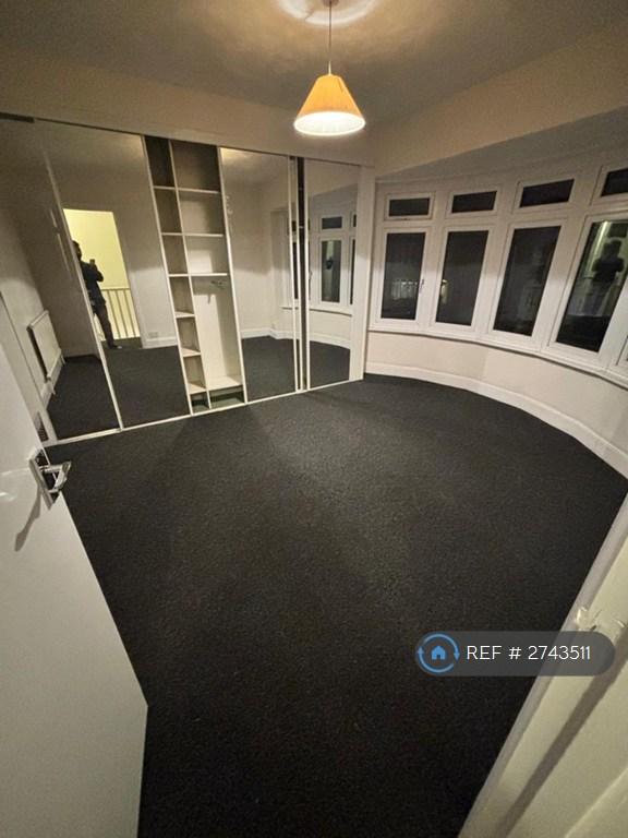 Upstairsmasterbedroom