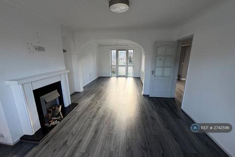 5 bedroom semi-detached house to rent, Manor Crescent, Brinsworth, Rotherham, S60