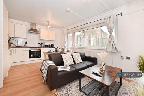1 bedroom in a flat share to rent, Horton House, London, W6