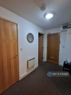 2 bedroom flat to rent, Windsor Court, Newcastle-Under-Lyme, ST5