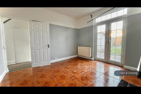 3 bedroom terraced house to rent, Avenue Road, London, SW16