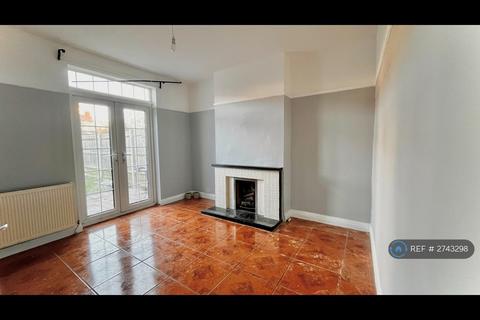 3 bedroom terraced house to rent, Avenue Road, London, SW16