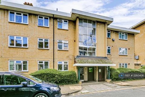 3 bedroom flat to rent, Weydown Close, London, SW19