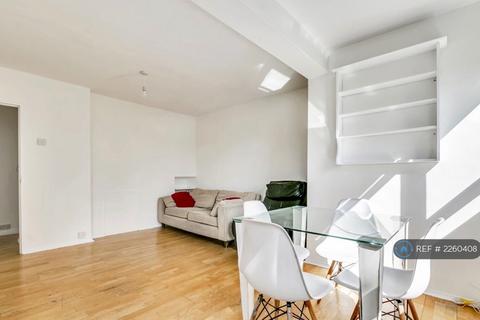 3 bedroom flat to rent, Weydown Close, London, SW19