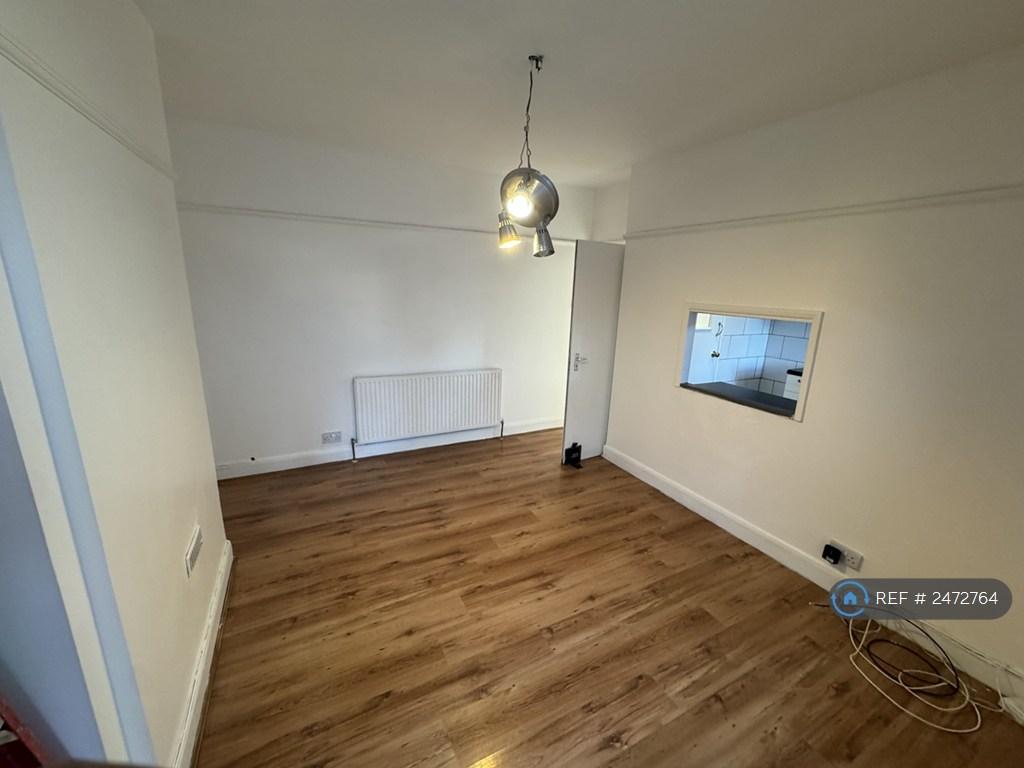 Living/Dining Area