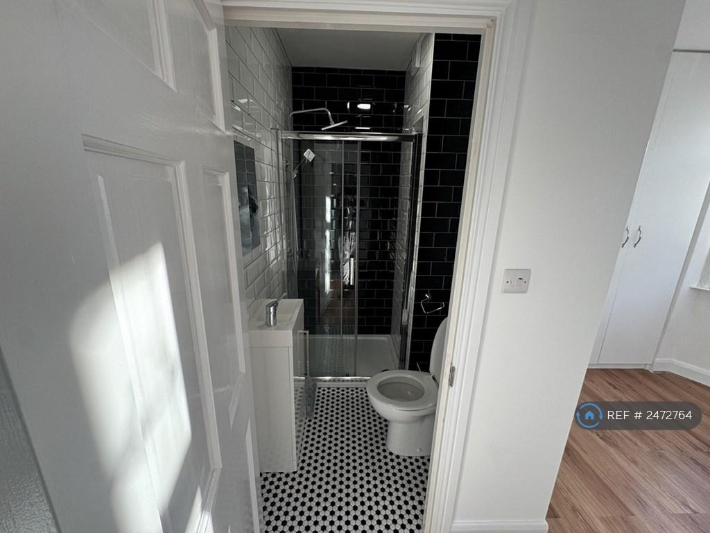 Ensuite In Bedroom 3
