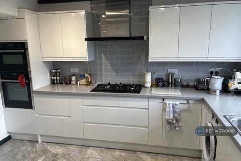 undefined, Leagrave High Street, Luton, LU4