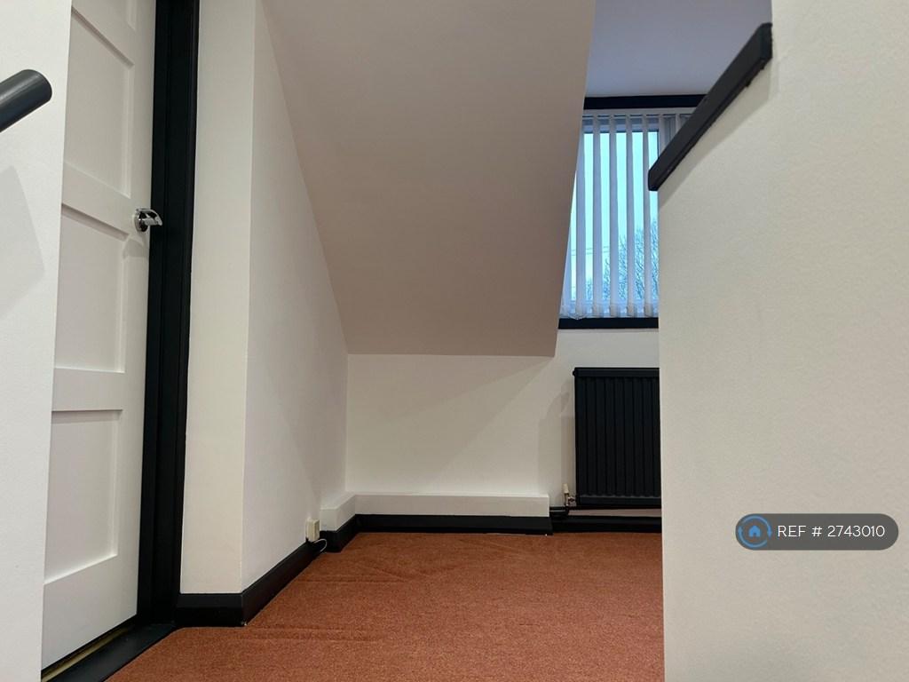Upper Landing Left Master Bed