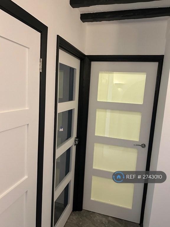 Left Entrance To Bathroom 1 Direct Bedroom 1
