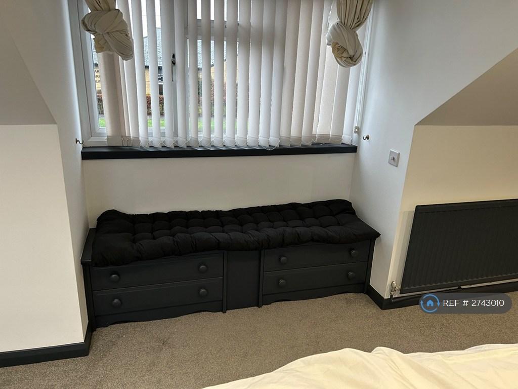 Masterbed  4 Window Seat With Storage