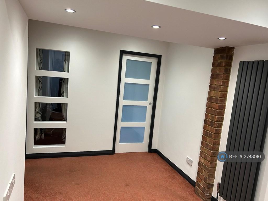 2nd Reception,  Snug , Dining ?