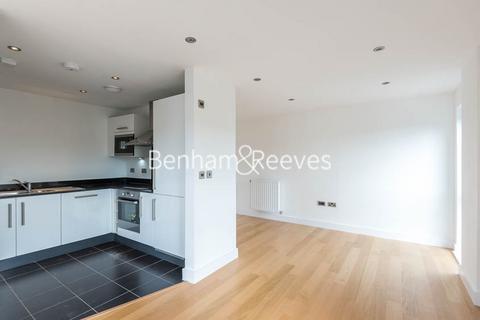 2 bedroom apartment to rent, Fairthorn Road, Charlton SE7