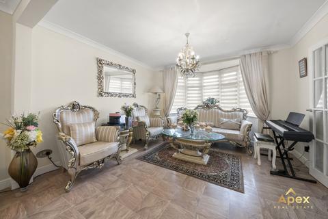 5 bedroom end of terrace house for sale, Diamond Road, Ruislip, Greater London, HA4