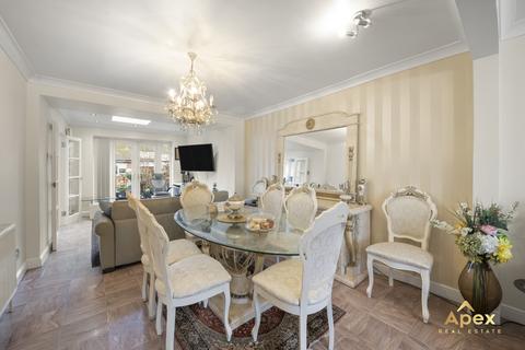5 bedroom end of terrace house for sale, Diamond Road, Ruislip, Greater London, HA4