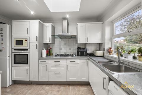 5 bedroom end of terrace house for sale, Diamond Road, Ruislip, Greater London, HA4