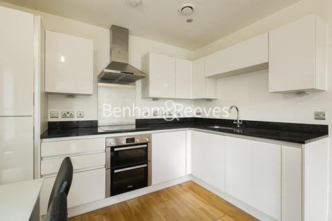 2 bedroom apartment to rent, Larkwood Avenue, Blackheath Hill SE10