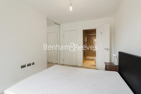 2 bedroom apartment to rent, Larkwood Avenue, Blackheath Hill SE10