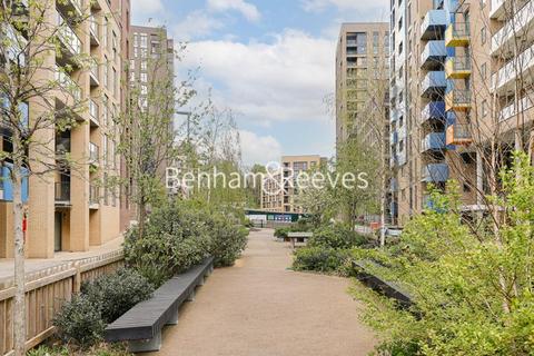 2 bedroom apartment to rent, Larkwood Avenue, Blackheath Hill SE10