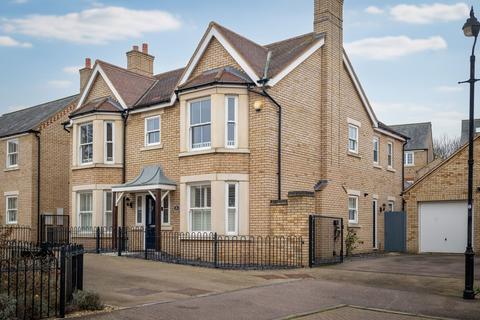 4 bedroom detached house for sale, Franklin Place, Hitchin SG5