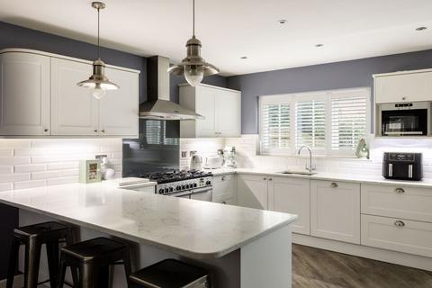 4 bedroom detached house for sale, Kingfisher Drive, Haywards Heath RH16
