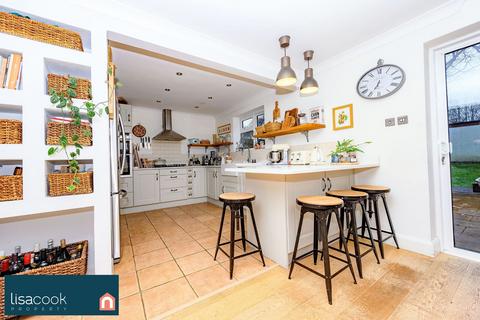 4 bedroom detached house for sale, Maplefield, St. Albans AL2