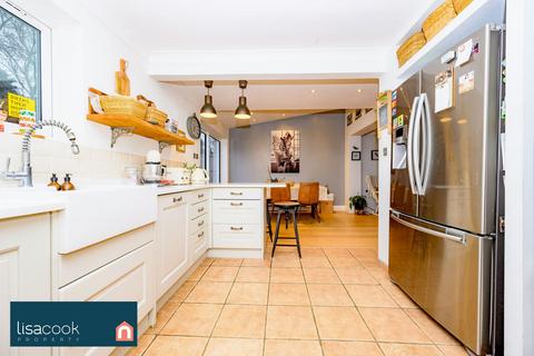 4 bedroom detached house for sale, Maplefield, St. Albans AL2