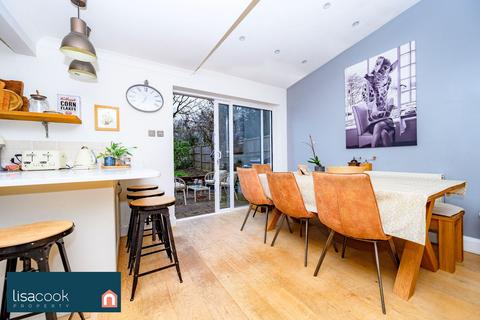 4 bedroom detached house for sale, Maplefield, St. Albans AL2