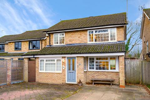 4 bedroom detached house for sale, Maplefield, St. Albans AL2