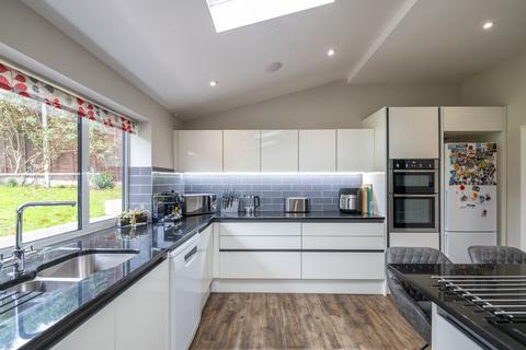 undefined, Rowan Close, Reigate, RH2