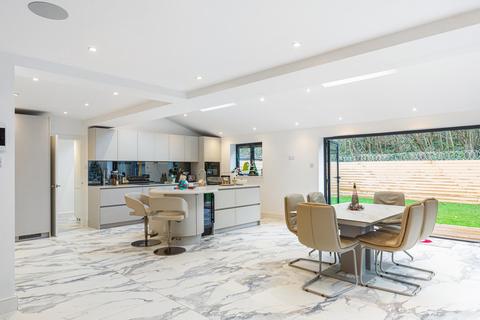 undefined, Isleworth TW7