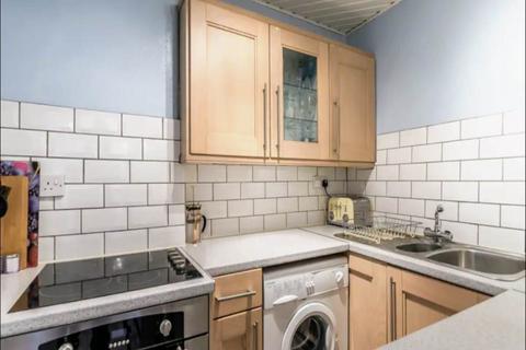 1 bedroom flat to rent, Albert Street, Leith, Edinburgh
