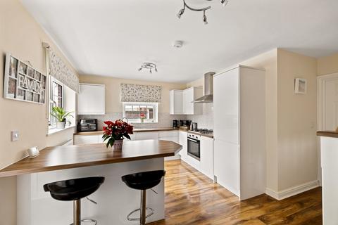 3 bedroom detached house for sale, Canterbury Road, Lydden, Dover, CT15