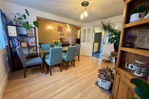 3 bedroom end of terrace house for sale, Wellwood Road, Swadlincote DE11