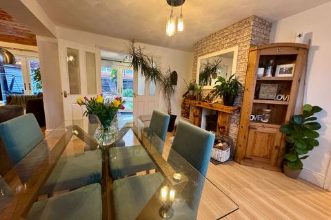 3 bedroom end of terrace house for sale, Wellwood Road, Swadlincote DE11