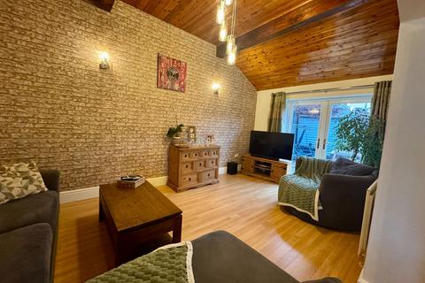3 bedroom end of terrace house for sale, Wellwood Road, Swadlincote DE11