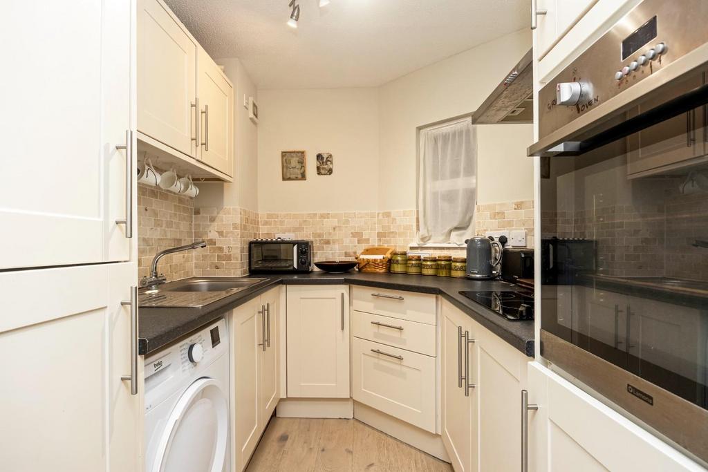 Cagefoot Lane Raynor Court Flat 6-007.JPG