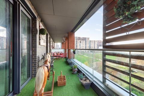 2 bedroom flat for sale, Cranfield Walk, London, SE3