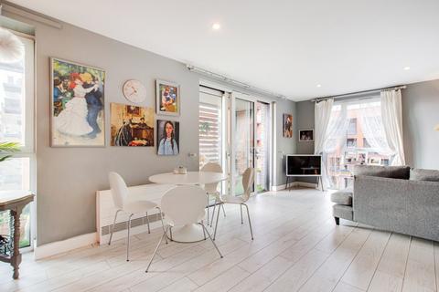 2 bedroom flat for sale, Cranfield Walk, London, SE3